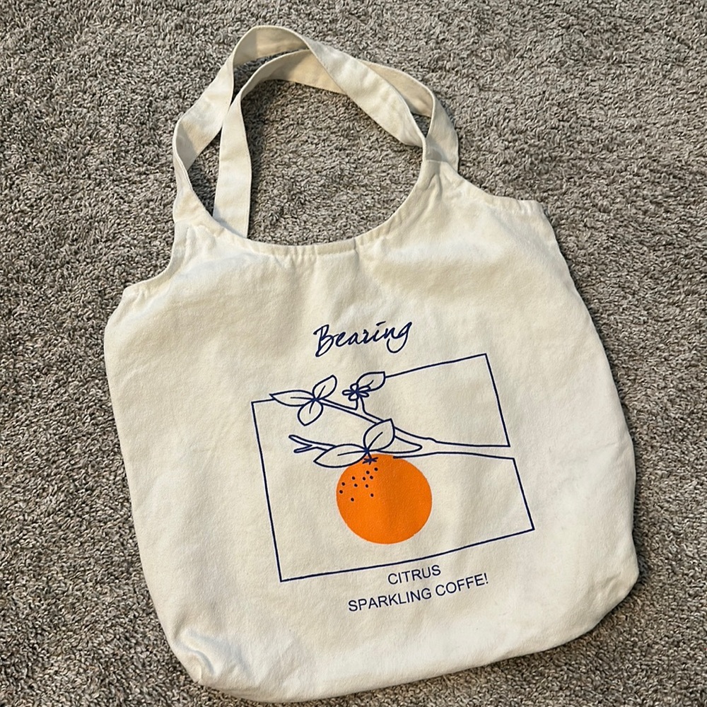 Tote bag
